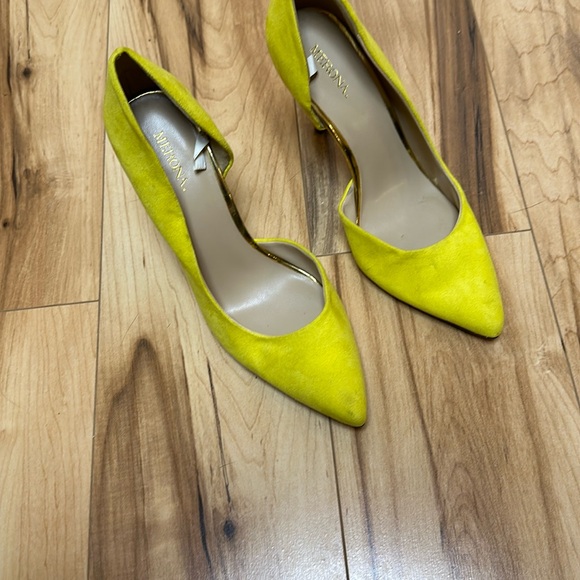 Merona yellow material shoes, size8 new - Picture 1 of 7
